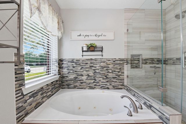 6621 Blue Hollow Lane, Dickinson, TX 77539