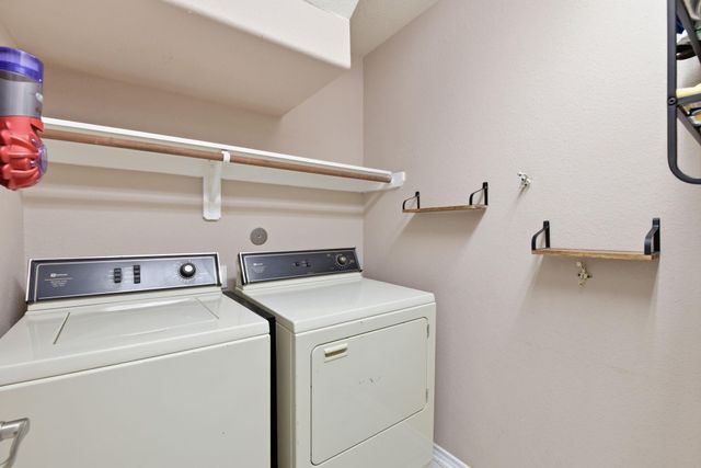 6621 Blue Hollow Lane, Dickinson, TX 77539