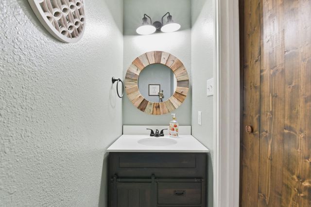 6621 Blue Hollow Lane, Dickinson, TX 77539