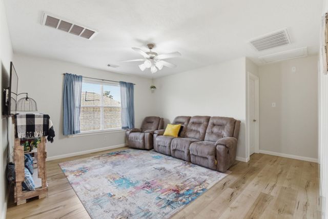 6621 Blue Hollow Lane, Dickinson, TX 77539