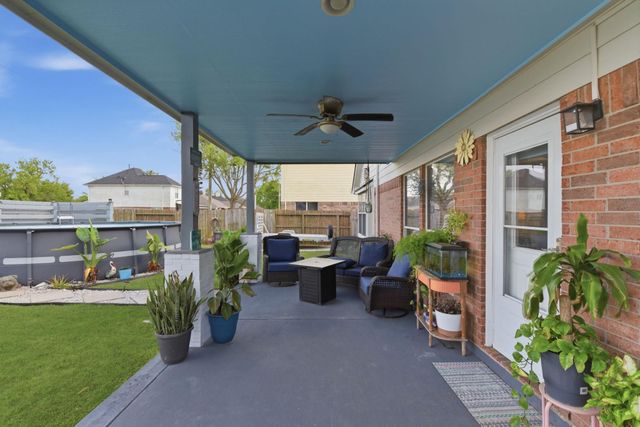 6621 Blue Hollow Lane, Dickinson, TX 77539