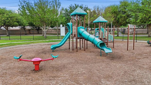 6621 Blue Hollow Lane, Dickinson, TX 77539