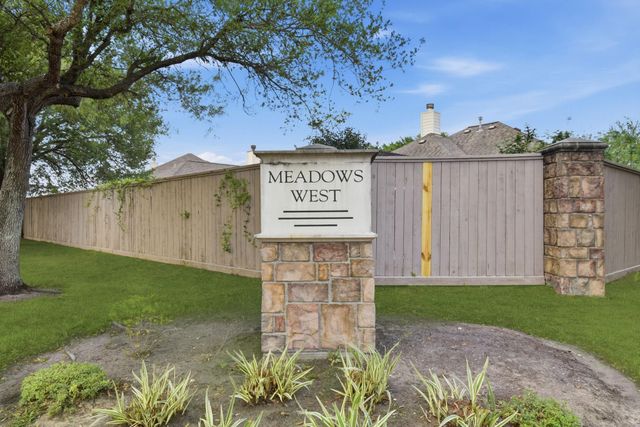 6621 Blue Hollow Lane, Dickinson, TX 77539