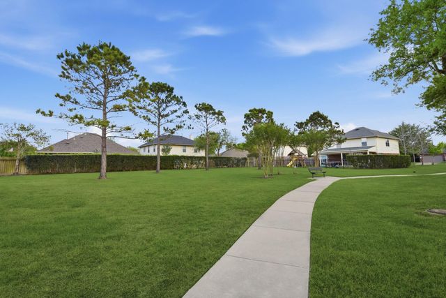 6621 Blue Hollow Lane, Dickinson, TX 77539