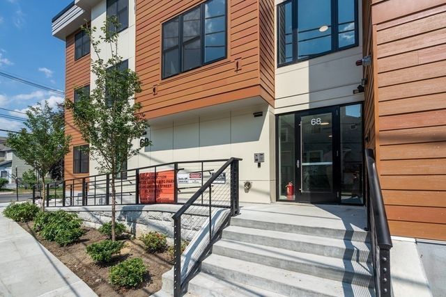 68 Los Angeles 306, Newton, MA 02458