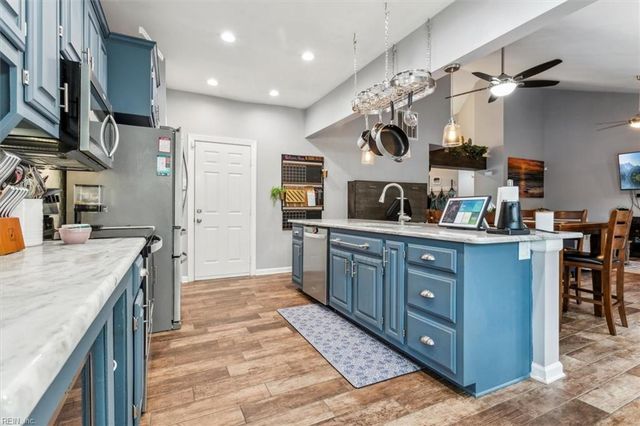 15 Pine Lake CT, Hampton, VA 23669