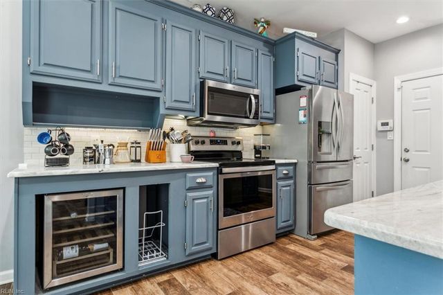 15 Pine Lake CT, Hampton, VA 23669