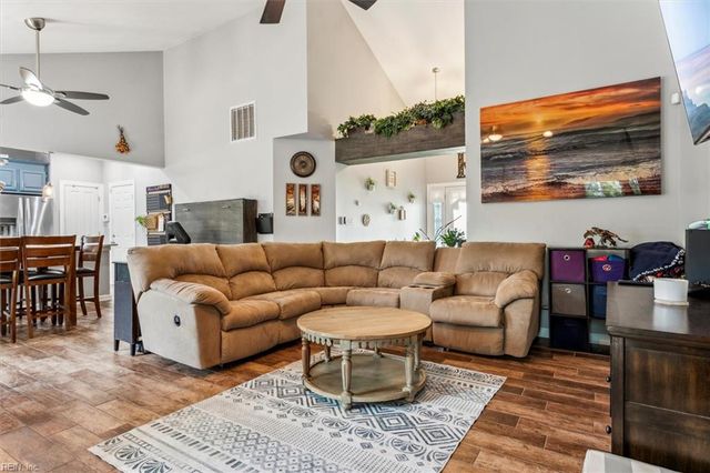 15 Pine Lake CT, Hampton, VA 23669