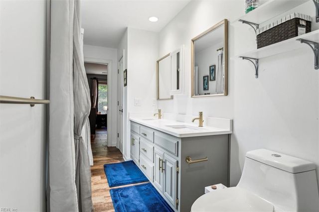 15 Pine Lake CT, Hampton, VA 23669