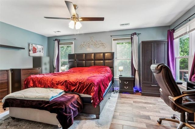 15 Pine Lake CT, Hampton, VA 23669