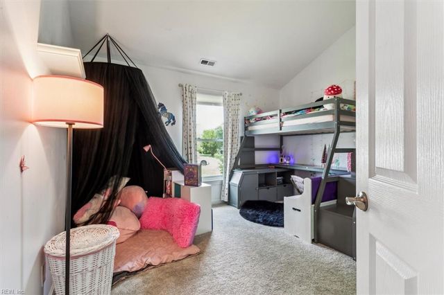 15 Pine Lake CT, Hampton, VA 23669