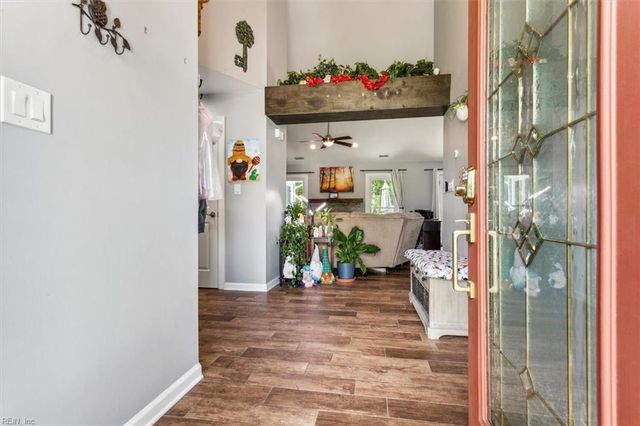 15 Pine Lake CT, Hampton, VA 23669