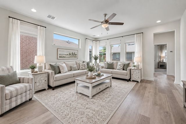1909 Temple Hill, Van Alstyne, TX 75495