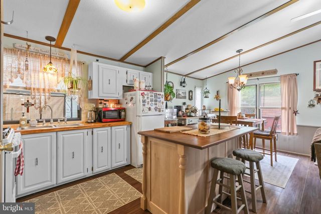 17 VALLEY VIEW DR, Bath, PA 18014