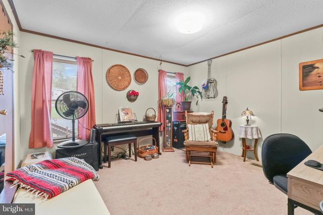 17 VALLEY VIEW DR, Bath, PA 18014
