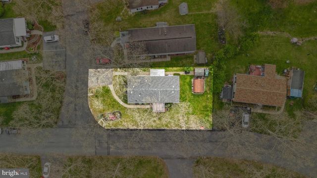 17 VALLEY VIEW DR, Bath, PA 18014
