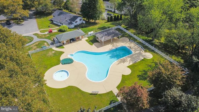 17 VALLEY VIEW DR, Bath, PA 18014