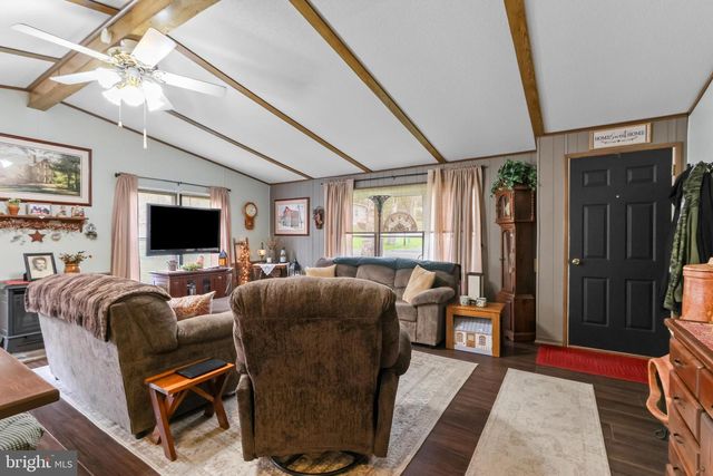17 VALLEY VIEW DR, Bath, PA 18014