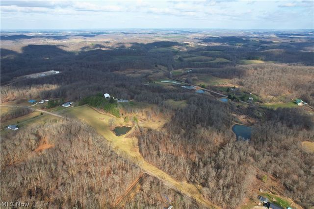 5171 Avon Road NE, Carrollton, OH 44615