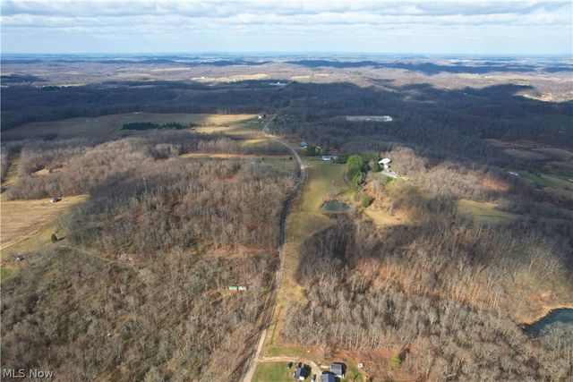 5171 Avon Road NE, Carrollton, OH 44615