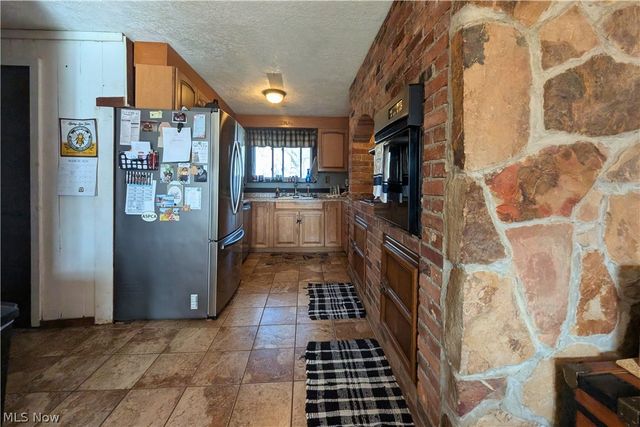 5171 Avon Road NE, Carrollton, OH 44615