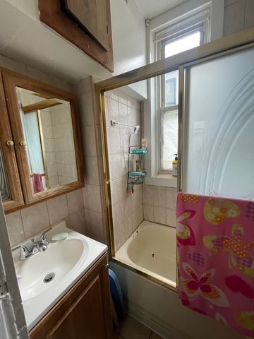 1841 W Superior Street, Chicago, IL 60622