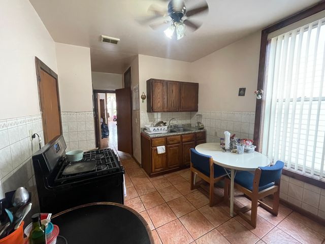 1841 W Superior Street, Chicago, IL 60622