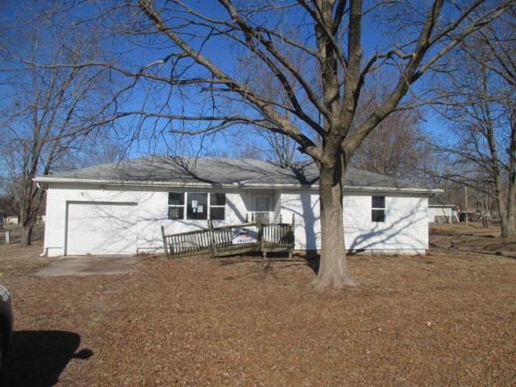 6501 E 32nd Street, Sedalia, MO 65301