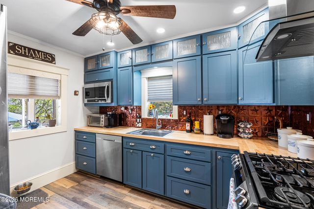 15 Kiawah Avenue, Freehold, NJ 07728