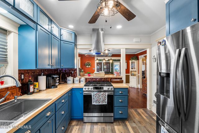 15 Kiawah Avenue, Freehold, NJ 07728