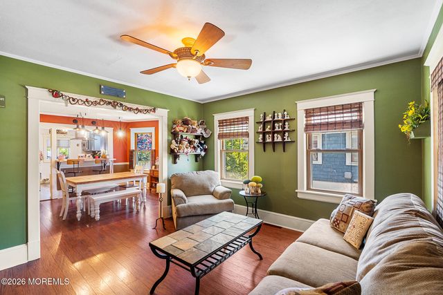 15 Kiawah Avenue, Freehold, NJ 07728
