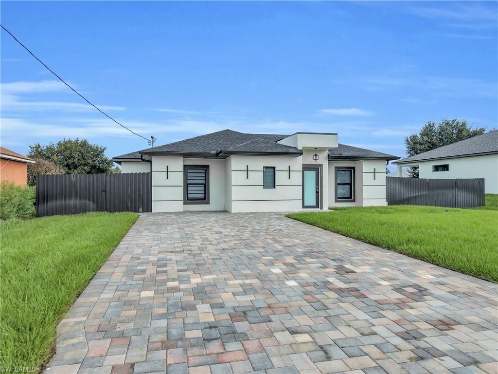 2607 41st ST W, LEHIGH ACRES, FL 33971 — exterior