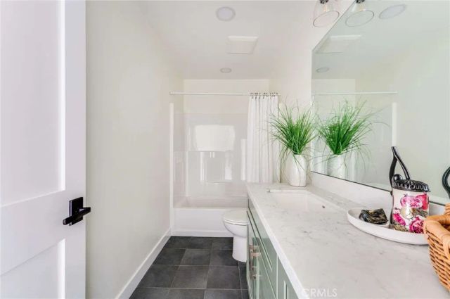 117 N Vista Bonita Avenue C, Glendora, CA 91741