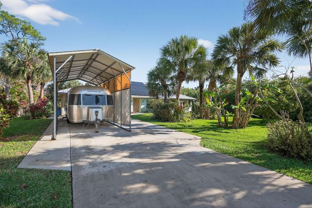 8535 SE May Terrace, Hobe Sound, FL 33455
