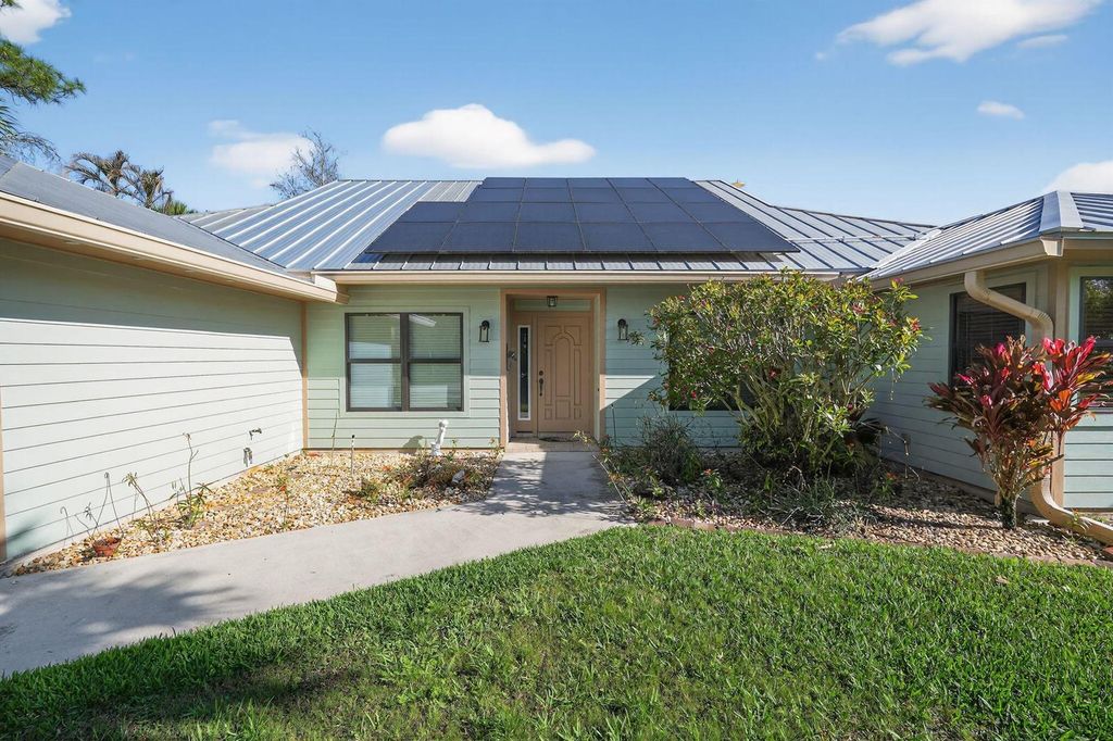 8535 SE May Terrace, Hobe Sound, FL 33455