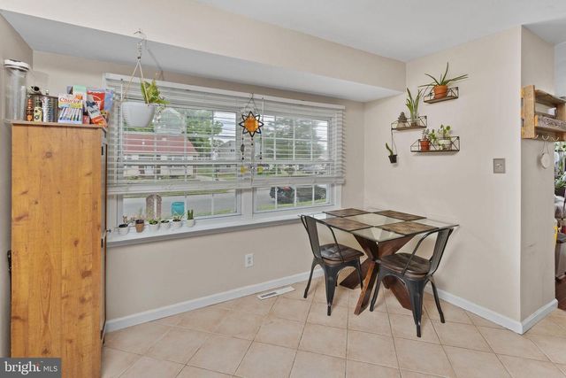 16 LANDON DR, Bordentown, NJ 08505