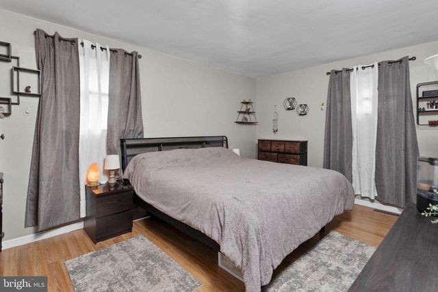 16 LANDON DR, Bordentown, NJ 08505