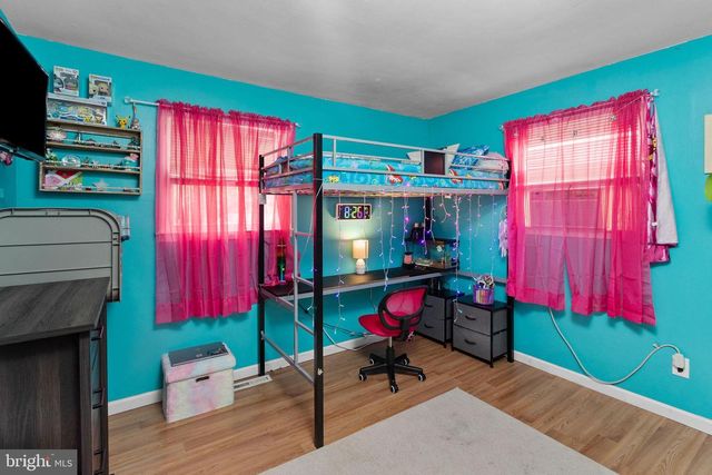 16 LANDON DR, Bordentown, NJ 08505