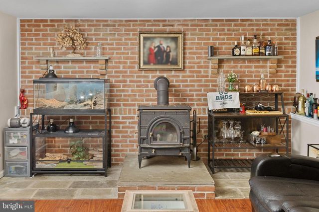 16 LANDON DR, Bordentown, NJ 08505