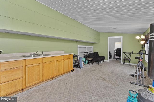 16 LANDON DR, Bordentown, NJ 08505