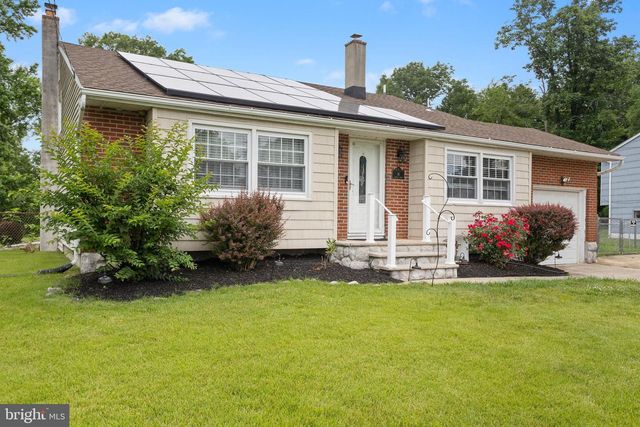 16 LANDON DR, Bordentown, NJ 08505