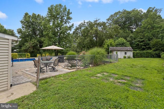 16 LANDON DR, Bordentown, NJ 08505