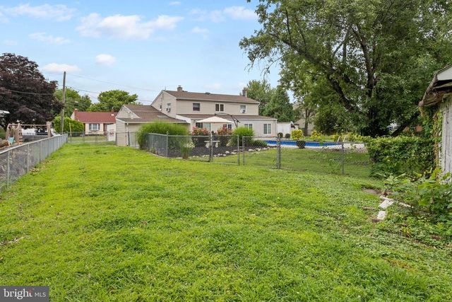 16 LANDON DR, Bordentown, NJ 08505