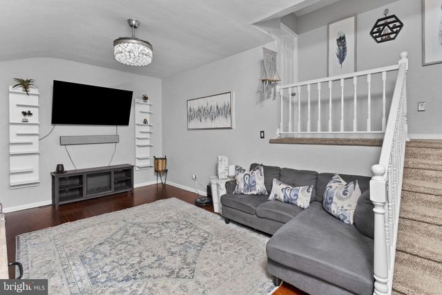 16 LANDON DR, Bordentown, NJ 08505