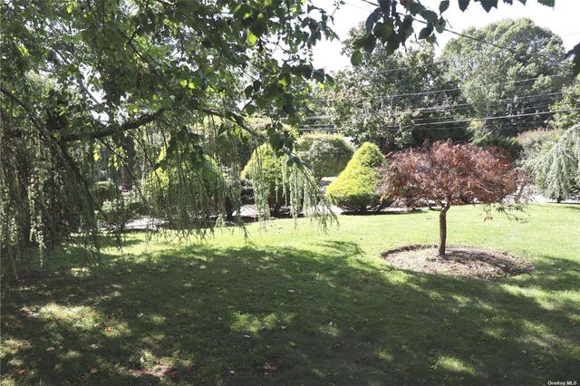 6 Nidzyn Avenue, Remsenburg, NY 11960