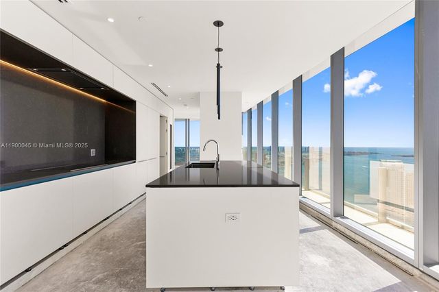 300 Biscayne Boulevard Way 5201E, Miami, FL 33131