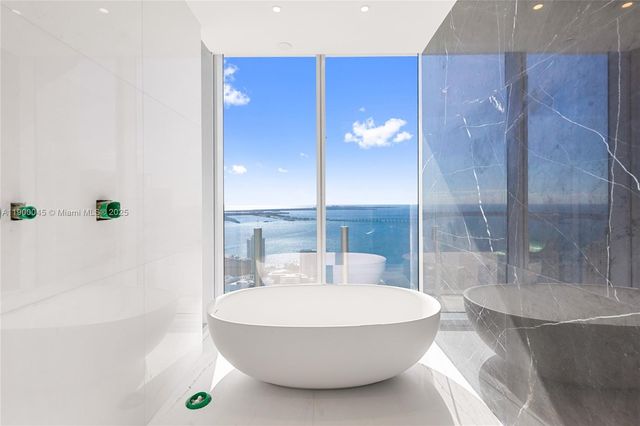 300 Biscayne Boulevard Way 5201E, Miami, FL 33131