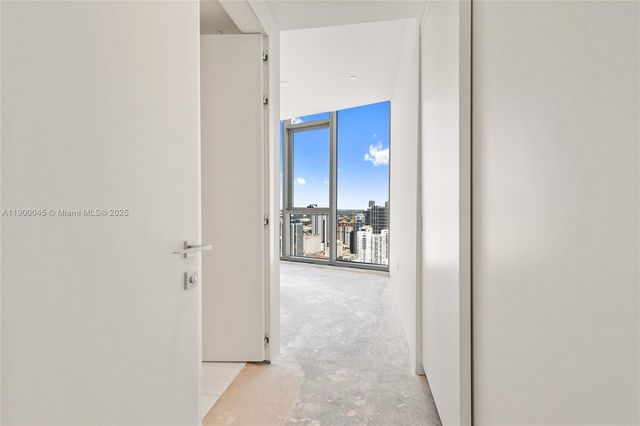 300 Biscayne Boulevard Way 5201E, Miami, FL 33131