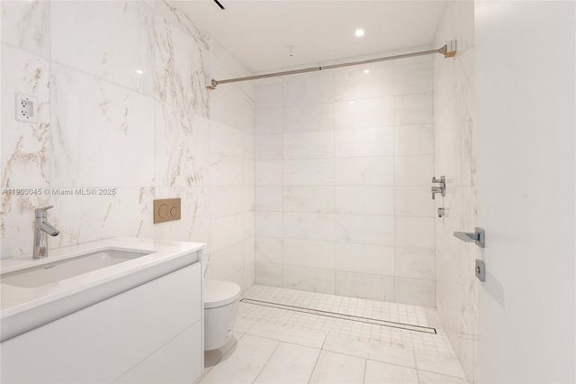 300 Biscayne Boulevard Way 5201E, Miami, FL 33131