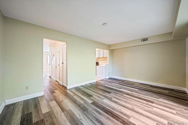 102 Hill Spur, Calverton, NY 11933